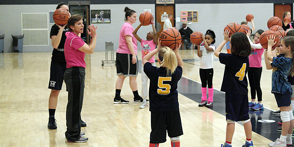 Women's Basketball Pink Zone Clinic