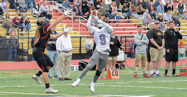 Greyhounds Rally in 2nd Half for 33-32 Win at Ursinus