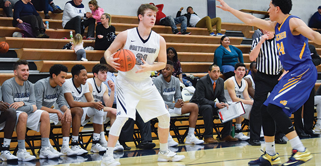 Moravian Earns 15th Win of 2016-17 with Road Victory at Goucher