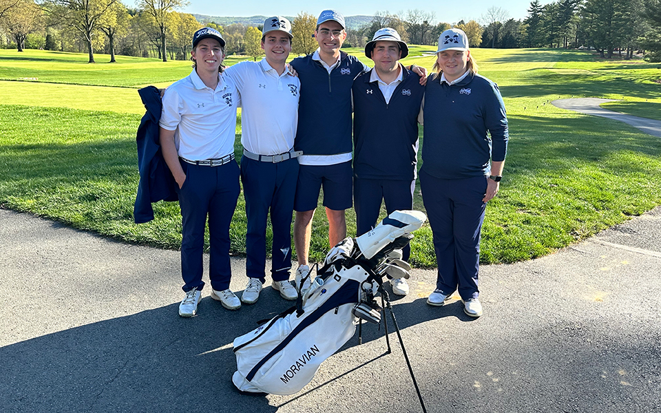 The Greyhounds after winning the Muhlenberg College Spring Invitational at the Lehigh Country Club. Photo by L.J. Smith '17