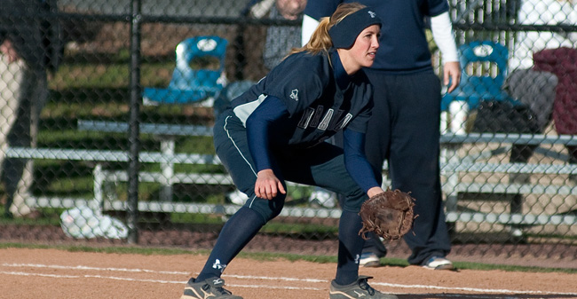Softball Sweeps Hunter as Mack Tosses No-Hitter in 2nd Game