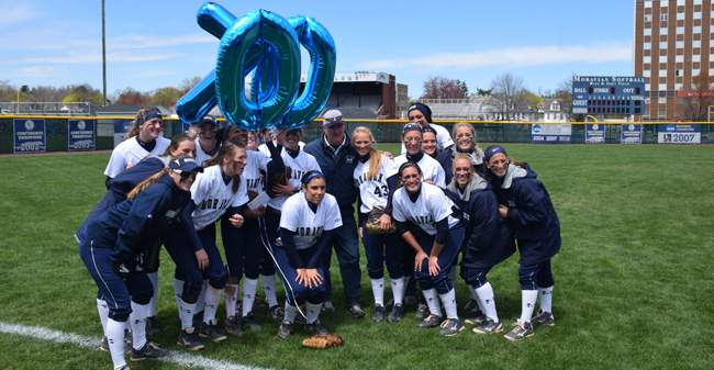 Byrne Earns 700th Win as Hounds Sweep Staten Island