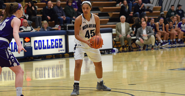 Nadine Ewald '20 looks to drive to the basket in the second half versus The University of Scranton.
