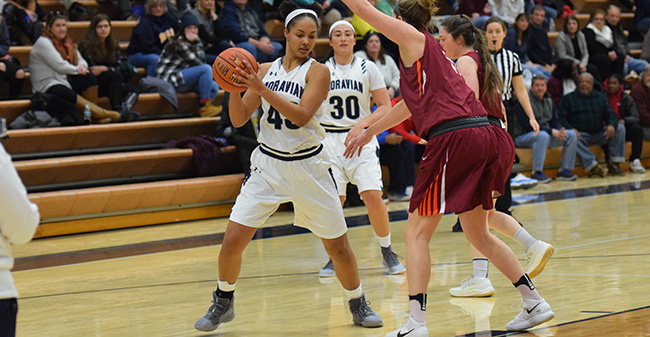 Nadine Ewald '20 looks to make a move towards the basket versus Susquehanna University.