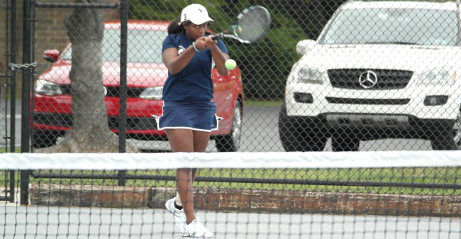 Women's Tennis Blanks Improved King's College, 9-0