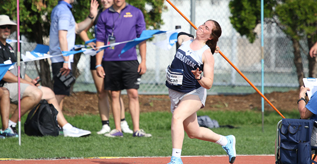 Mary Kate Duncan '18 competes at the 2018 NCAA DIII Outdoor Championships on her way to a third straight All-American finish. Photo by D3photography.com