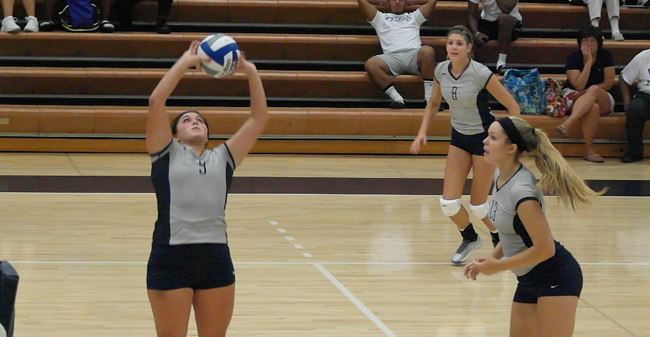 Volleyball Falls to Haverford in Non-Conference Action