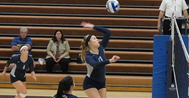 Greyhounds Fall to Swarthmore in Five-Set Finale