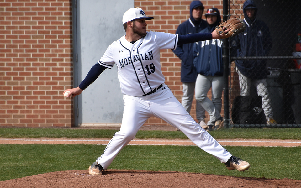 Senior Aaron Flyte delivers a pitch to the plate versus Drew University at Gillespie Field. Photo by Carly Pyatt '25