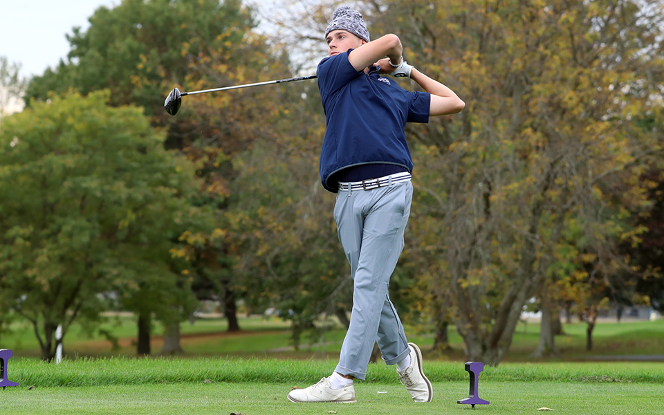 Freshman Ehren Weyman tees off during the Bloomsburg Husky Fall Invitational at the Frosty Valley Golf Club. Photo by Patrick Ramsdale, Bloomsburg Athletic Communications & Marketing Coordinator