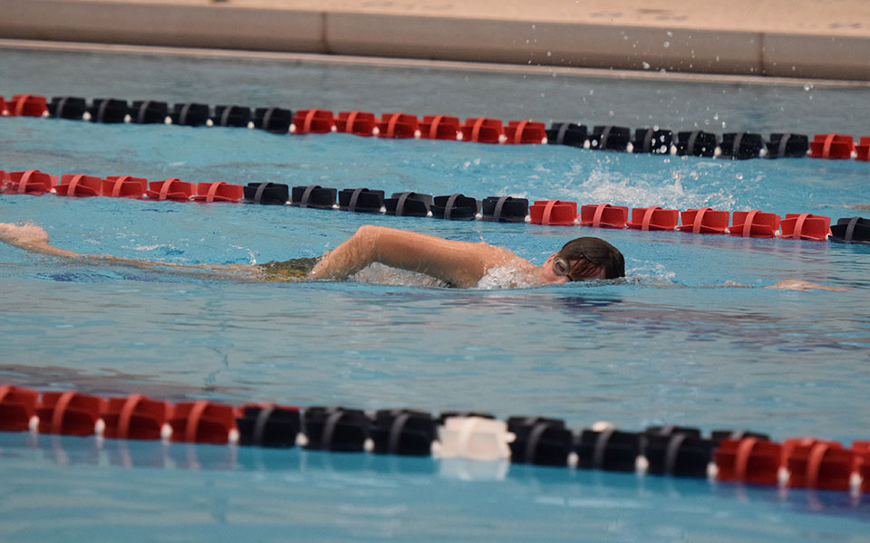 Davin Glynn swims the freestyle