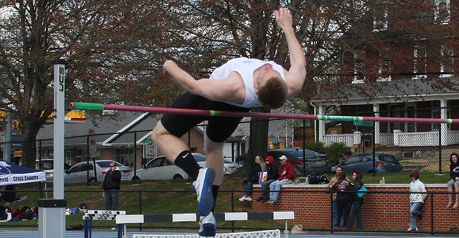 Men's Squad Leads Jumping Events at Greyhound Invitational