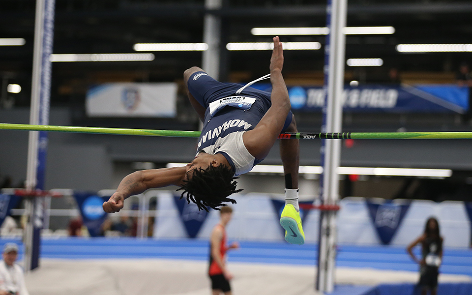 Sophomore Jerome Luckey clears the bar at the 2024 NCAA Division III Indoor National Championships in Virginia Beach. Photo by D3photography.com