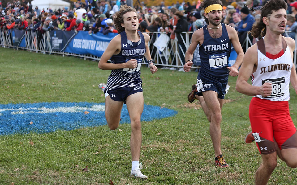Shane Houghton comes into the finish line at the 2021 NCAA Division III Championships at E.P. "Tom Sawyer" Park in Louisville, Kentucky. Photo by d3photography.com.