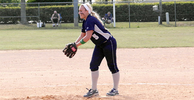 Greyhounds Open Softball Season With 5-1 Win Over Thiel