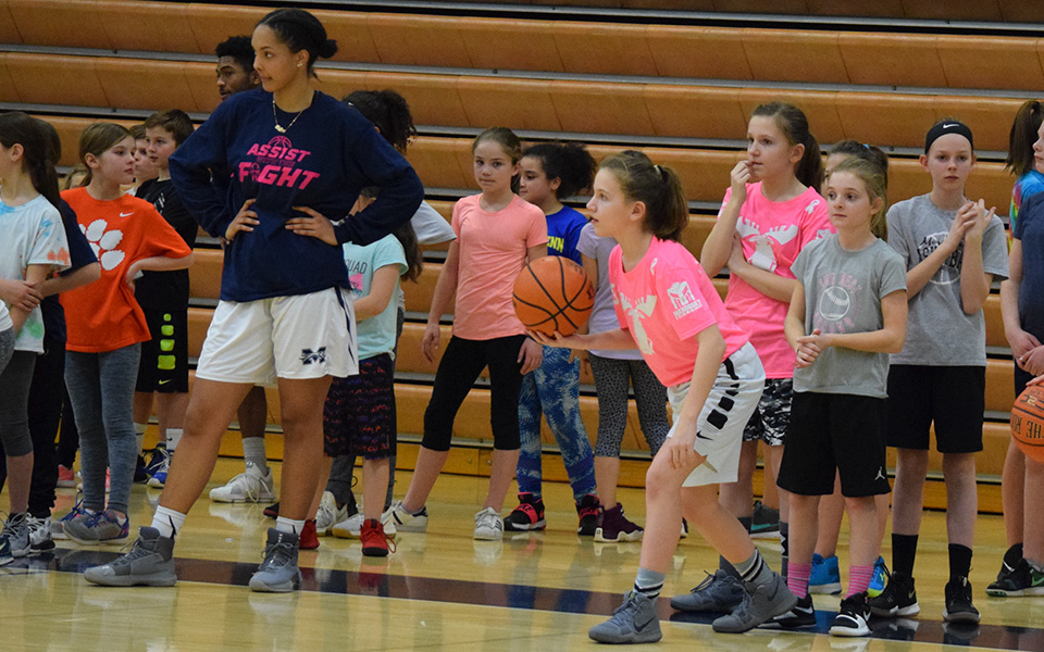 Action at the Greyhounds' 2018 Play4Kay Youth Clinic.
