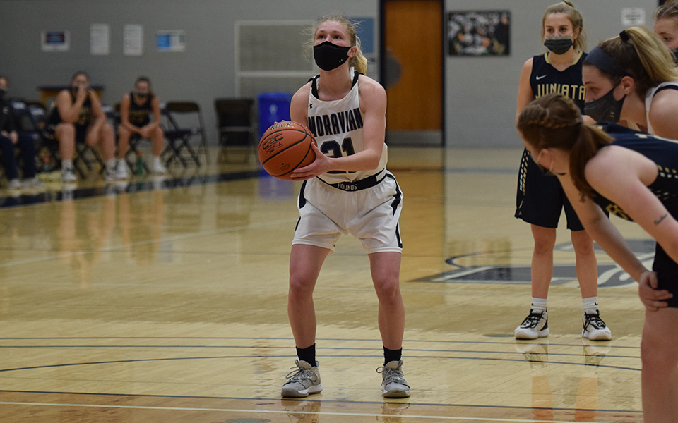 Alix Buskirk '22 gets ready to take the go-ahead free throw with 16.9 seconds left to give the Greyhounds the lead over Juniata in the Landmark Conference Play-In game in Johnston Hall on March 2.
