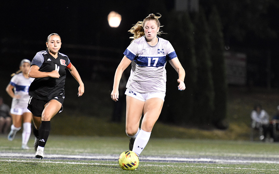 Senior defender Cori Pursel dribbles the ball up the field in the second half versus Rutgers-Newark on John Makuvek Field. Photo by Marissa Williams '26