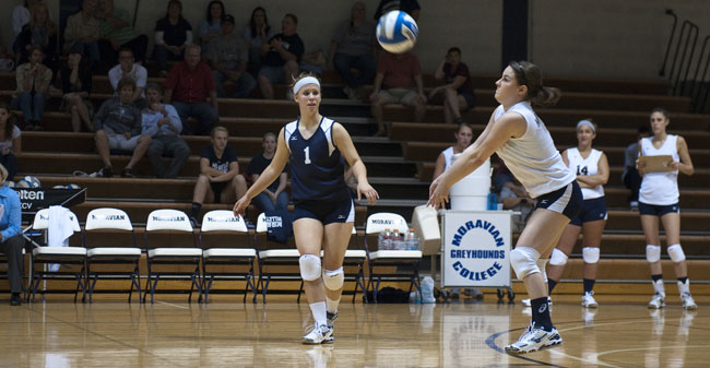 Volleyball Falls in Semifinals to #10 Juniata